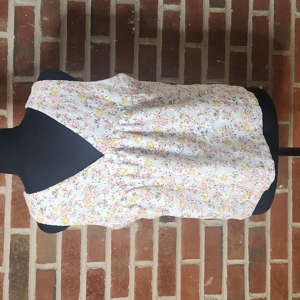LOFT floral blouse with eyelet detail Size S - Picture 3 of 4